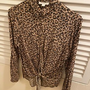 Womens button down tye front leopard shirt.  Size XS
